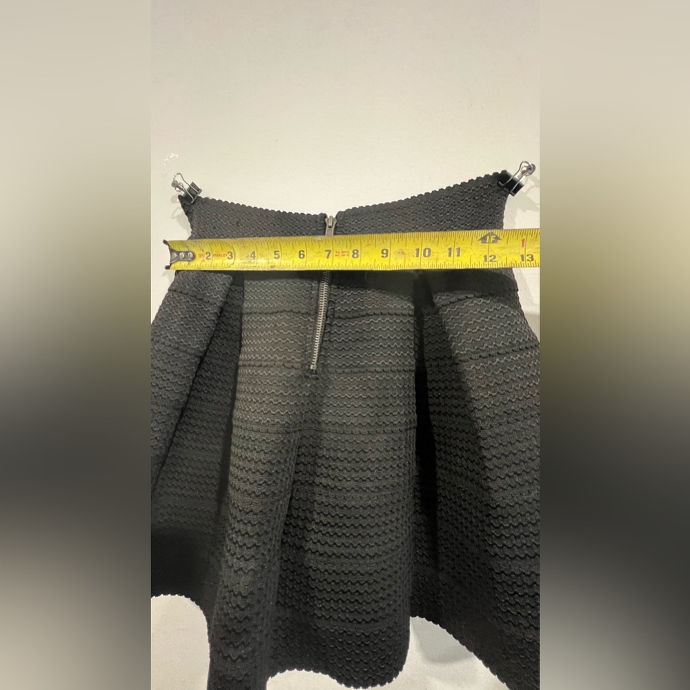 Devin adorable black skirt - Picture 8 of 10